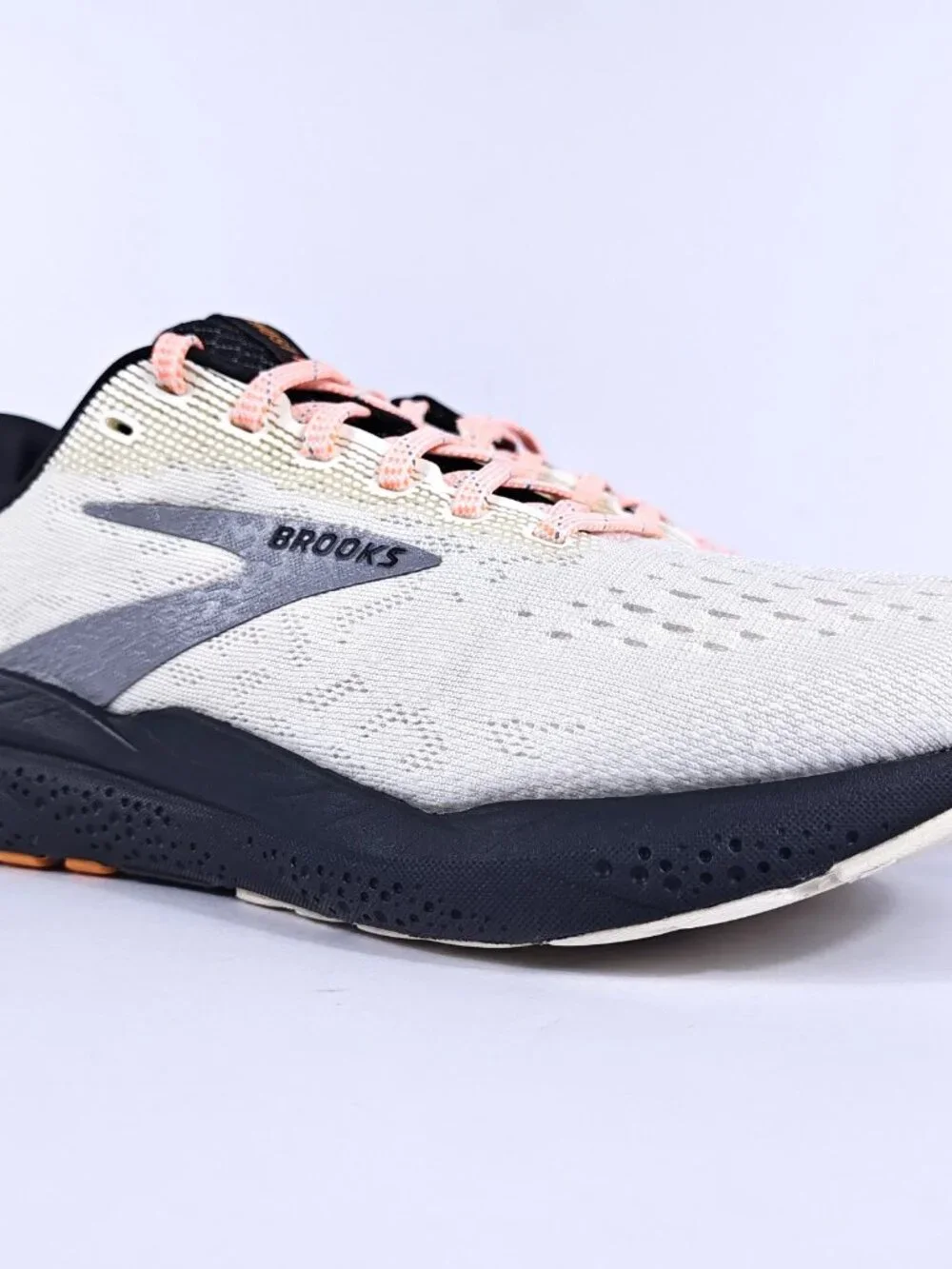 Brooks Ghost 16 Womens 7 Neutral Cushion Road Running Shoes White Black DNA Loft